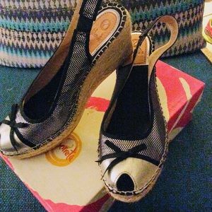 Vidorreta Espadrilles peep toe wedges